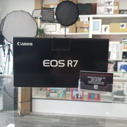 Canon EOS R7 Body Only 