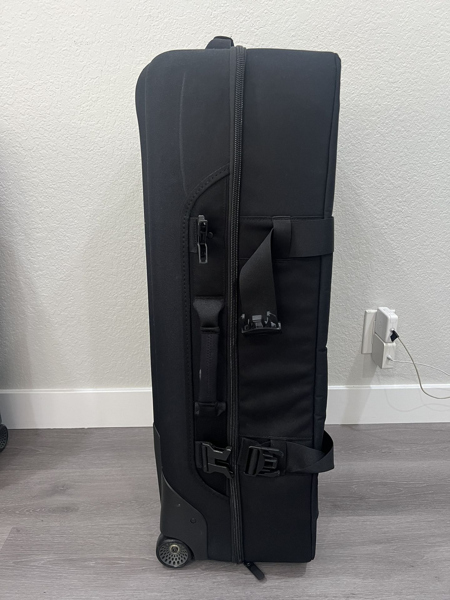 Nike FiftyOne49 Roller Bags (set Of 3) for Sale in San Diego, CA OfferUp