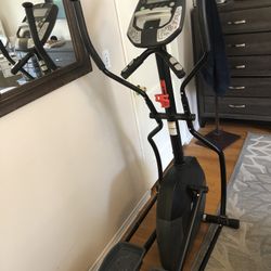A40 Schwinn Elliptical Fitness Machine