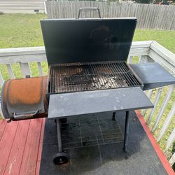 Charcoal Grill With Side Smoker ( Pick Up ONLY)