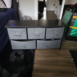 Little 5 Draw Dresser Or Storage 