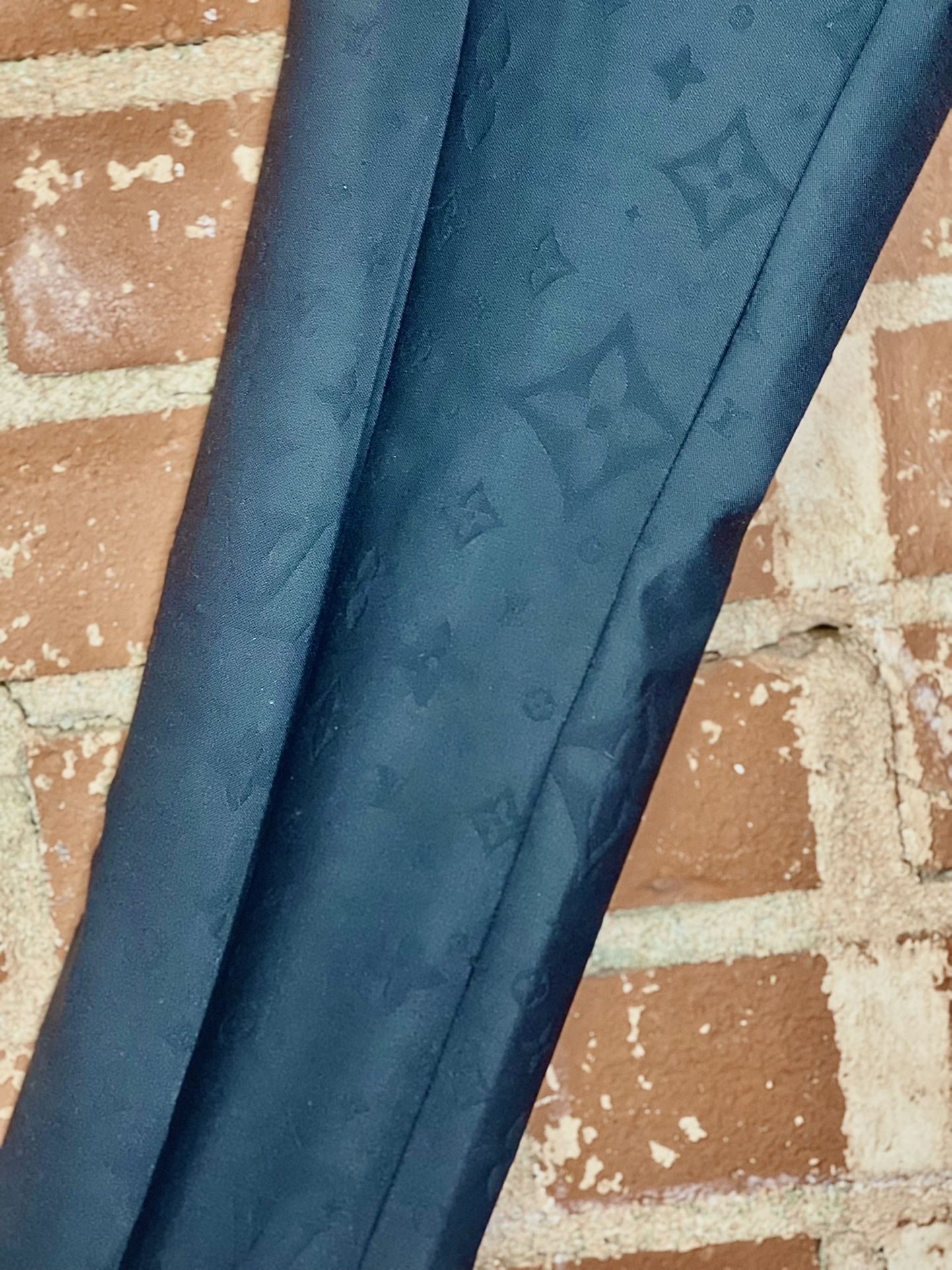 In women’s size 36 we have here Louis Vuitton black on black trouser brand new out the store. These are going for $150. we are prepared to exceptseven