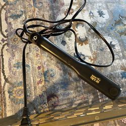 Andis Ceramic Black Hair Straightener