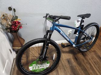 Schwinn Bike Aluminum Axum 27.5 7 Speed New Ready To Ride good condition