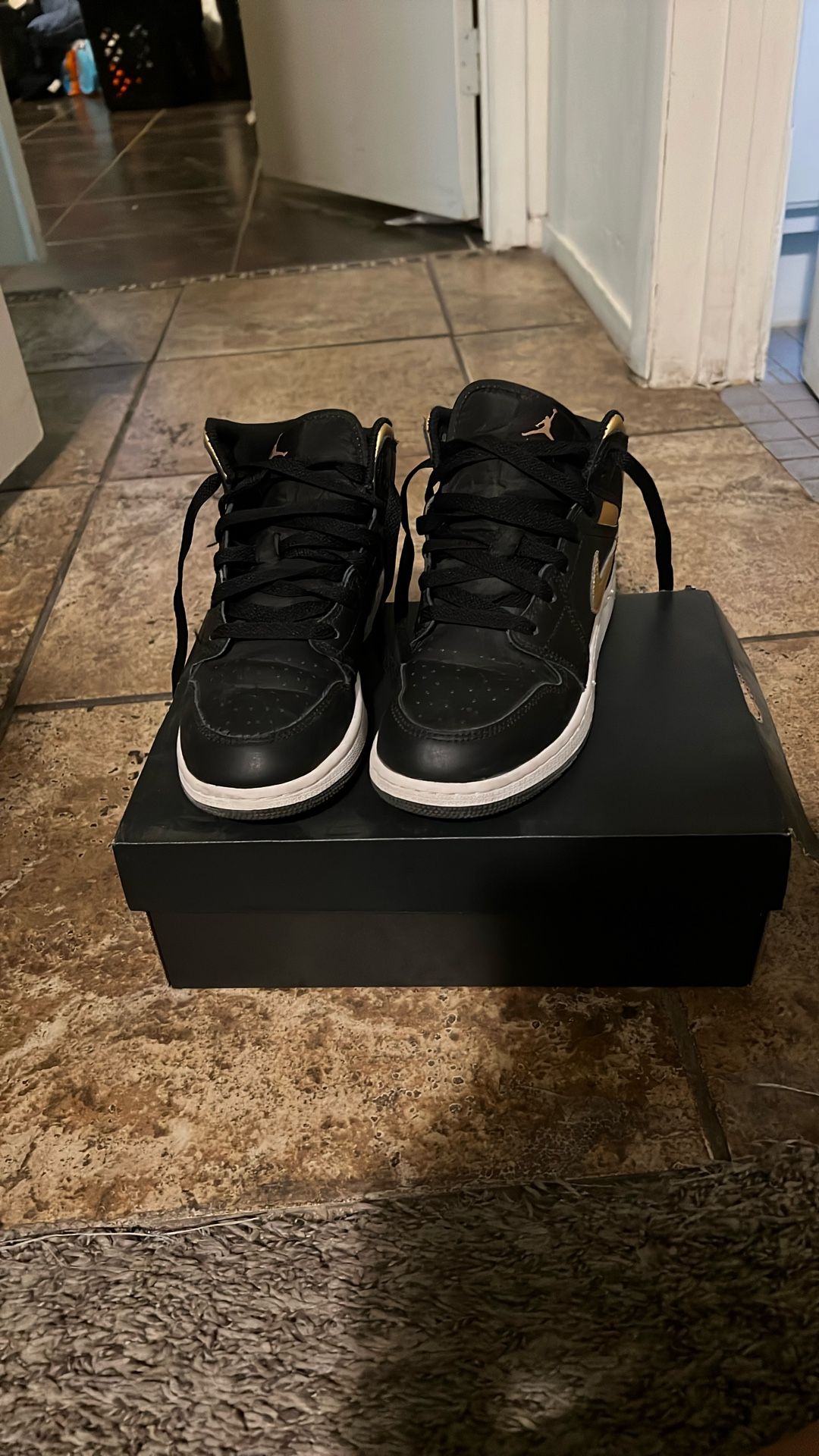 Air Jordan 1 Mid (GS)