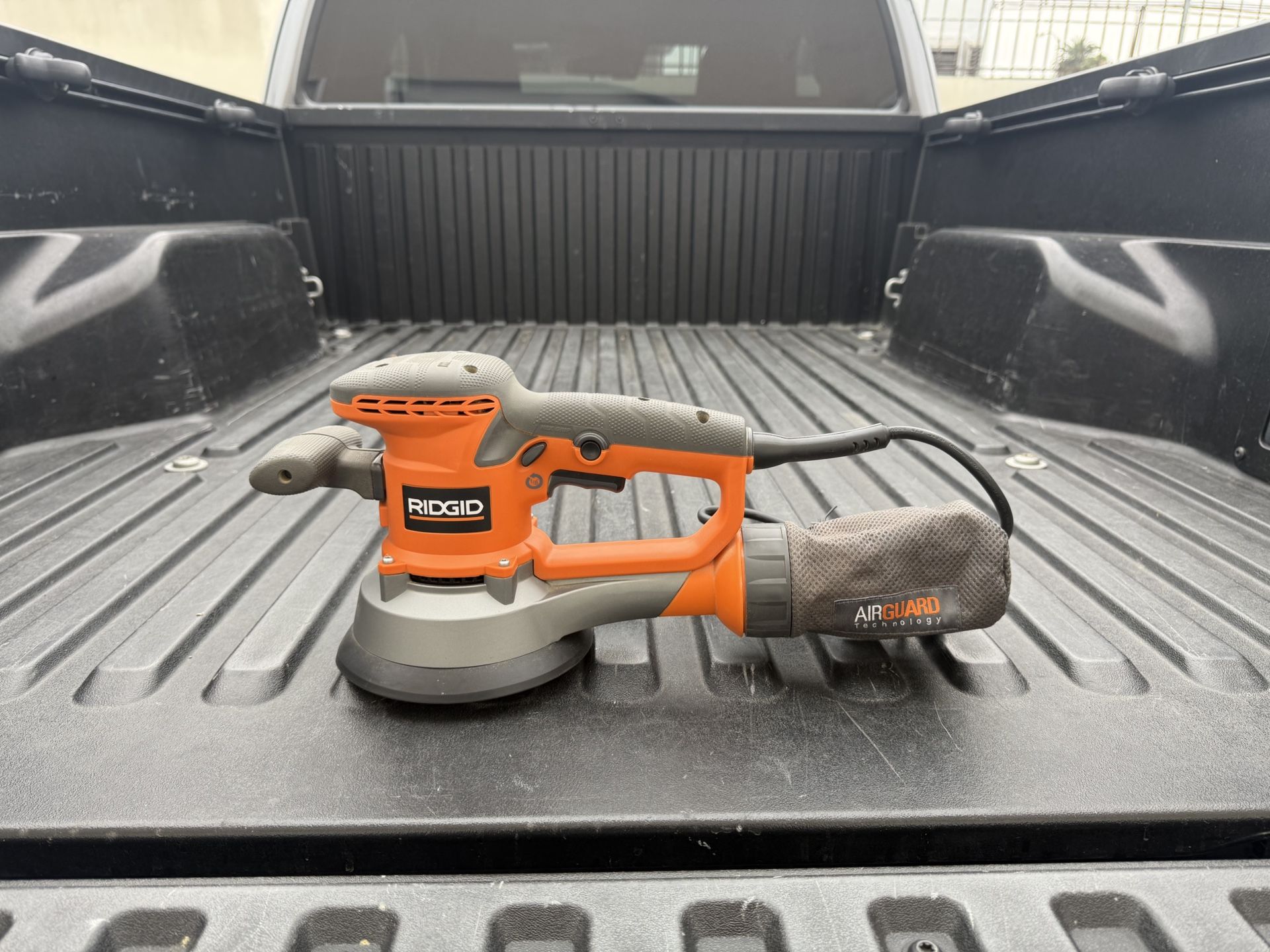 RIDGID 4 Amp Corded 6 in. Variable-Speed Dual Random Orbital Sander w/AIRGUARD Technology