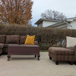 ⭐Cindy Crawford Sectional Seat And Matching Ottoman Free Delivery