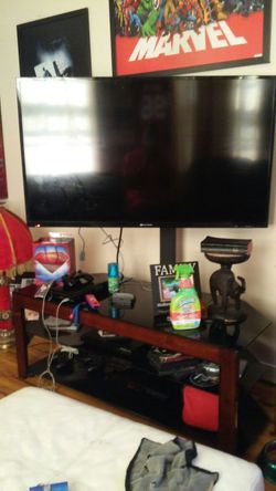 Element Flat Screen TV, TV Stand, 400