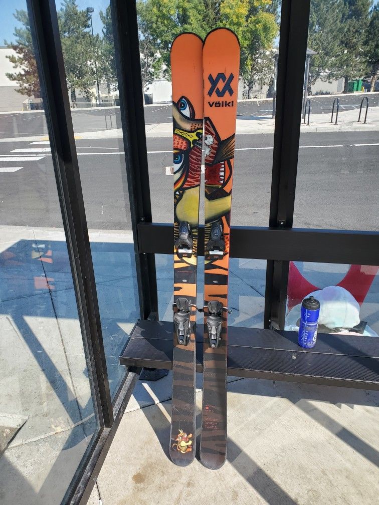 Volkl Revolt 95 173cm