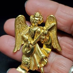 Vintage Goldtone Angel Playing Mandolin Brooch.