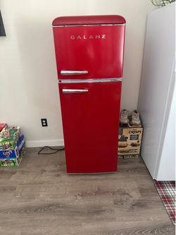 Retro Small refrigerator