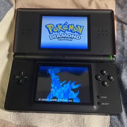 Nintendo DS Lite + Pokémon Diamond + Charger