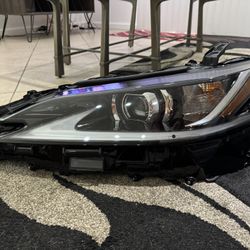 Lexus ES350 OEM Headlight (driver side).  