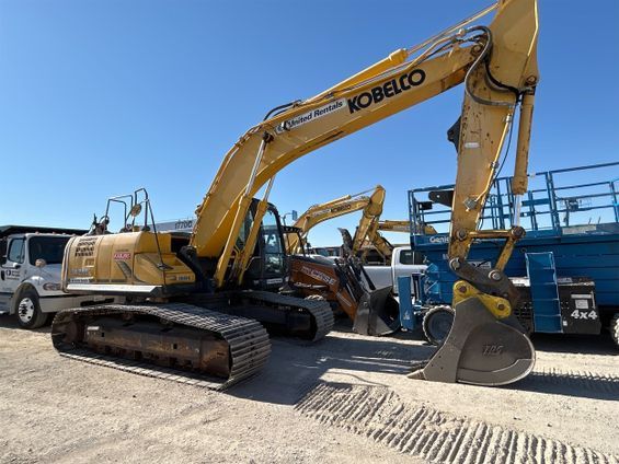 Kobelco 40k Excavator w/ thumb