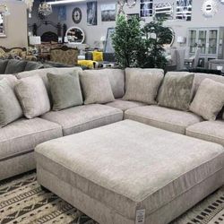 Rawcliffe 3-Piece Sectional with Ottoman in Parchment