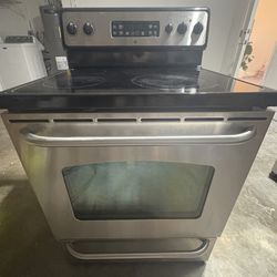 GE Oven (Works Fine, Just A Bit Old)