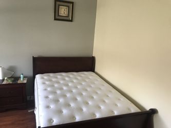 Queen Mattress and box like new barely used NO STAINS OR TEARS