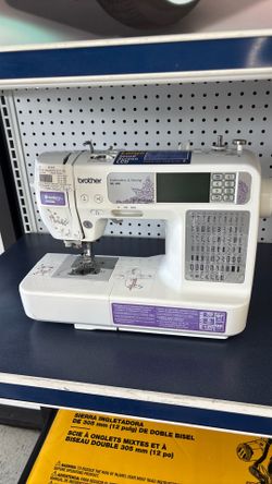 Brother SE-400 Computerized Sewing & Embroidery Machine.