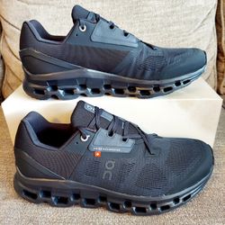 Size 10.5 Men's - Brand New On Cloudstratus Shoes 