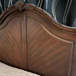 Queen Sleigh Bed Frame - New Classic Furniture - Solid Wood/Veneer