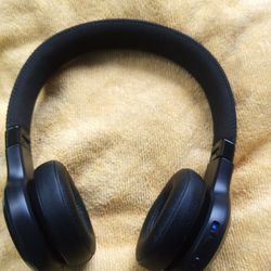 WIRELESS HEADPHONES (JBL 400 BT)