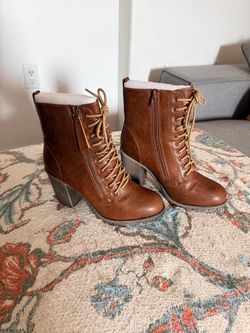 Women brown boots