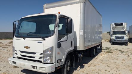 2020 Isuzu NPR 16' box truck