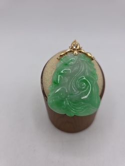JADE PENDANT