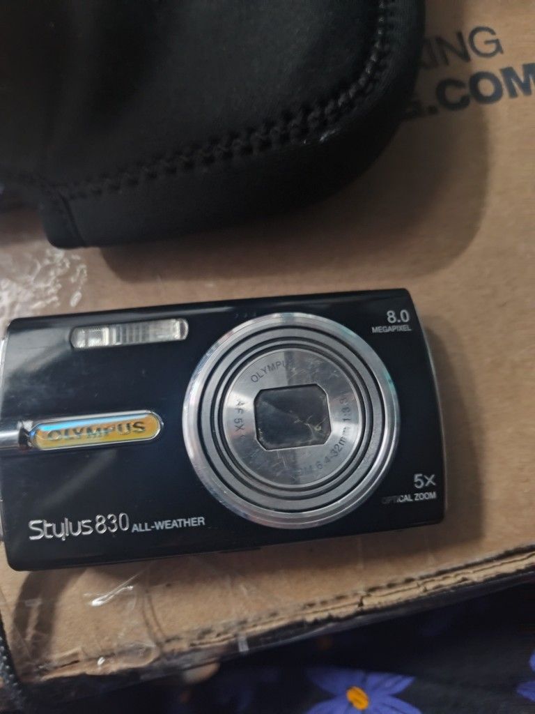 Olympus Stylus Point and Shoot Digital Camera 830