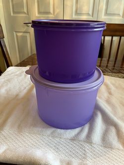 Set Of Bowls Of Tuppperware  