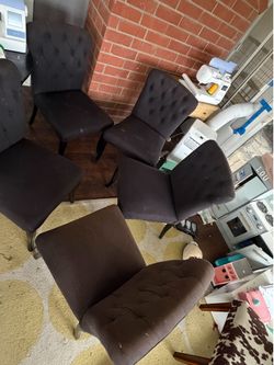 4 chairs fabric material pick up At Eastvale área in 15 freeway and second Street