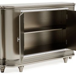 Chevanna - Platinum - Dining Room Server