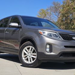 2014 KIA SORENTO LX