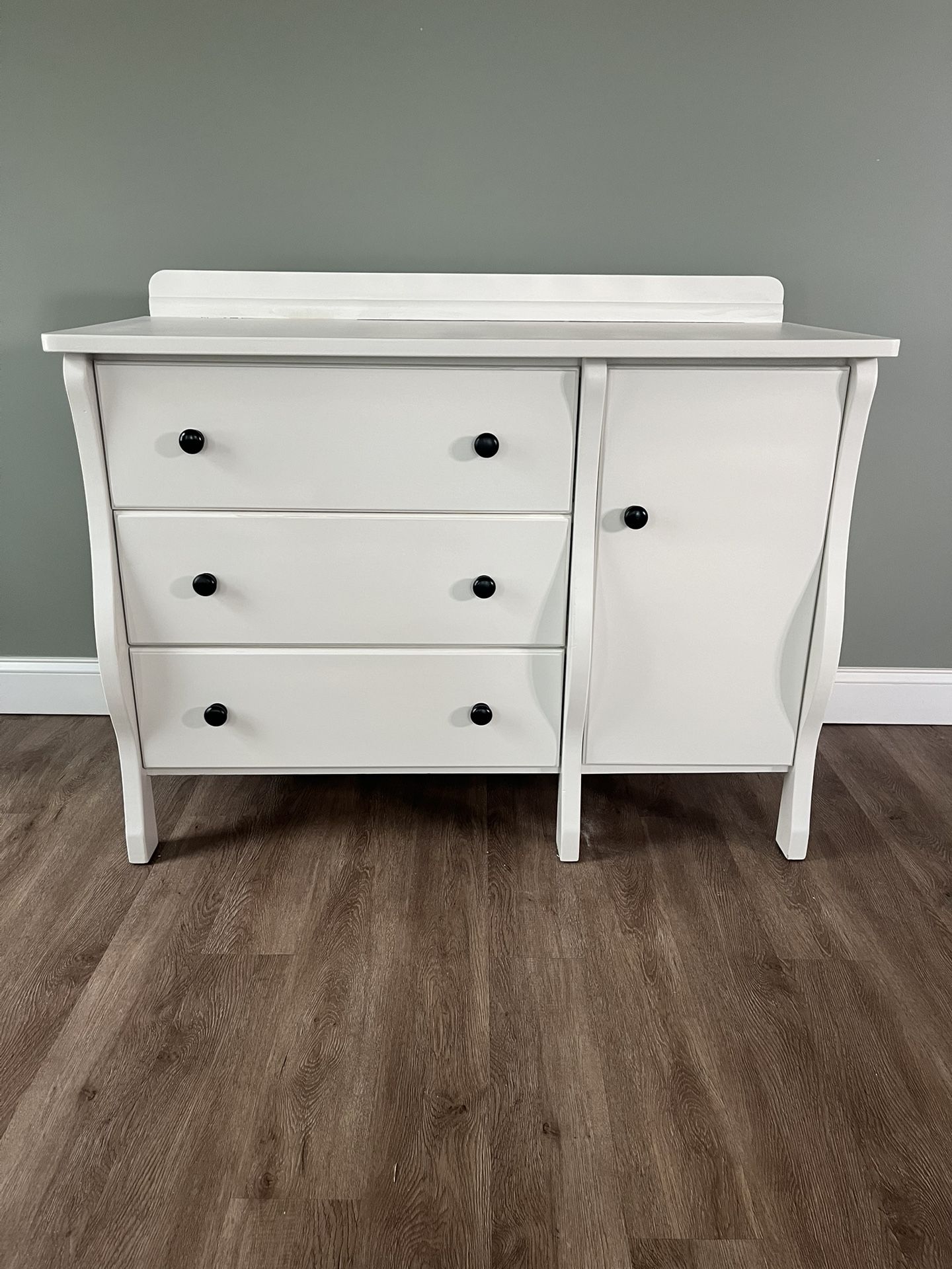 Nursery Dresser/Changing Table