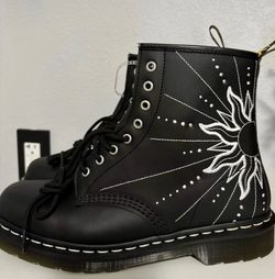 New Dr martens 1460 solar flare black boots 10 M $120 OBO