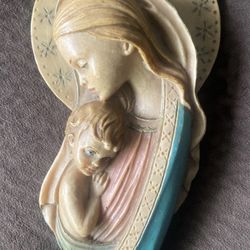 Vintage resin Virgin Mary wall decor