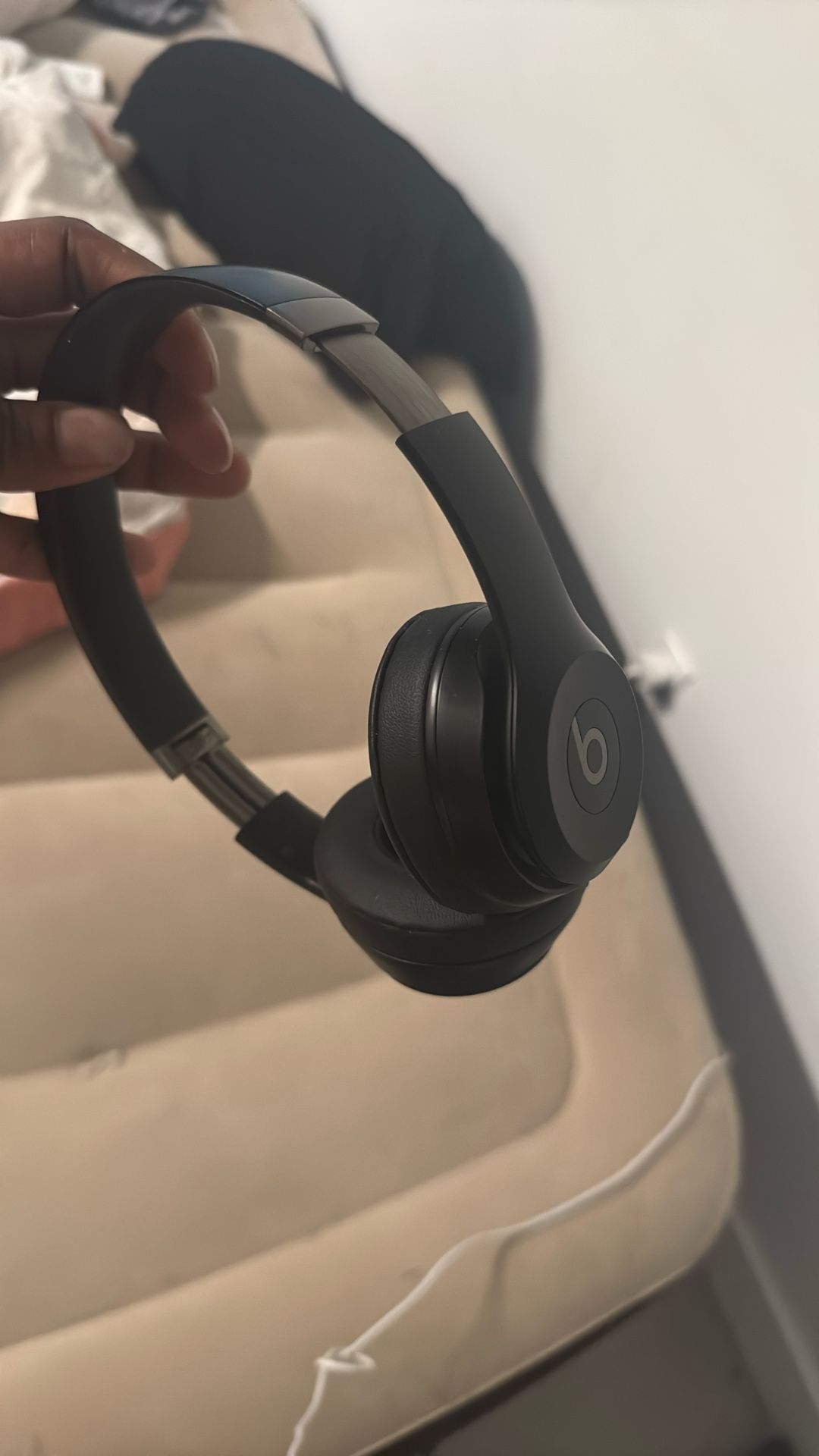 Beats Solo Pro