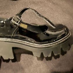 Women’s 6.5 Mary Jane Shoes