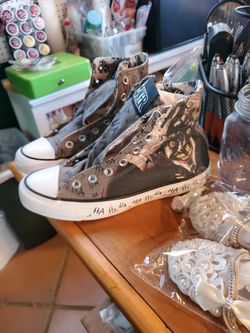 TM DC Comics S15 Converse Joker Shoes Size 5 for Sale in Tucson AZ OfferUp