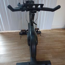 Spinning Exercise Bike “ Outdoor And Indoor “ Cash Only 