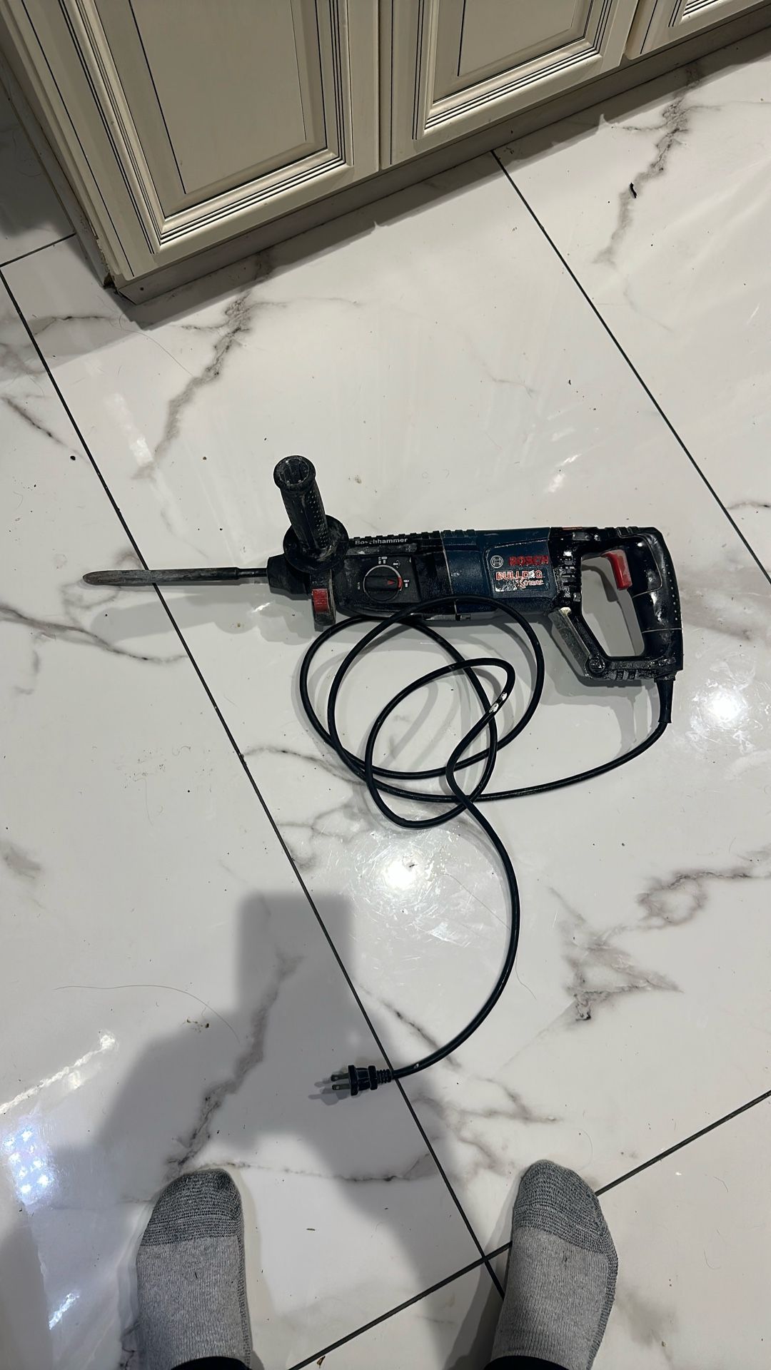 : shippy hammer BOSCH 11255VSR Bulldog Xtreme 8 Amp 1 Inch Corded Variable Speed SDS Plus Concrete/Masonry Rotary Hammer