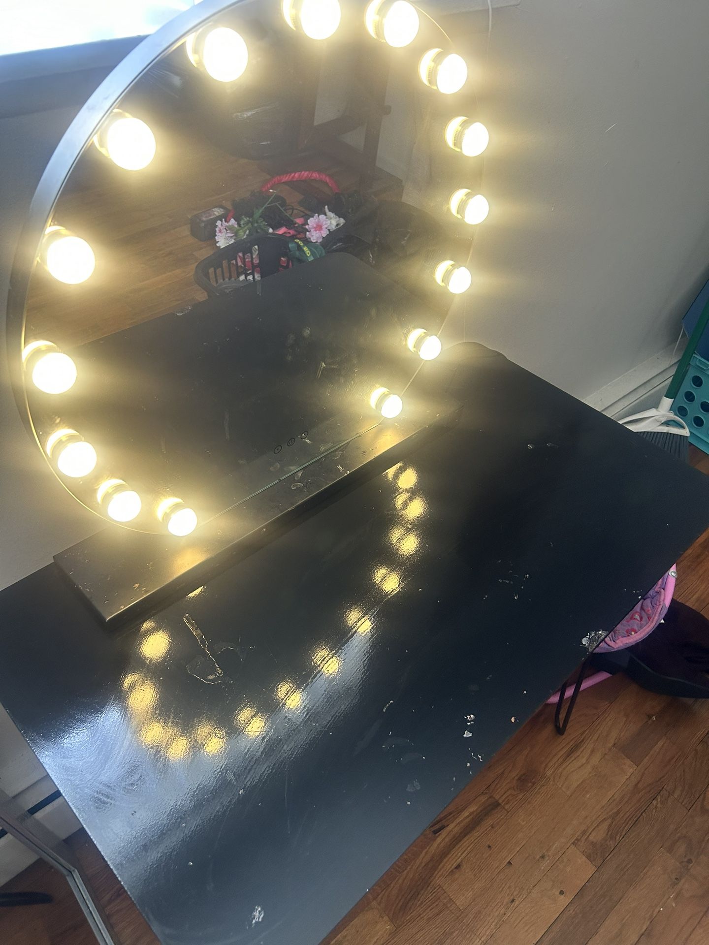 Make Up Vanity With Desk