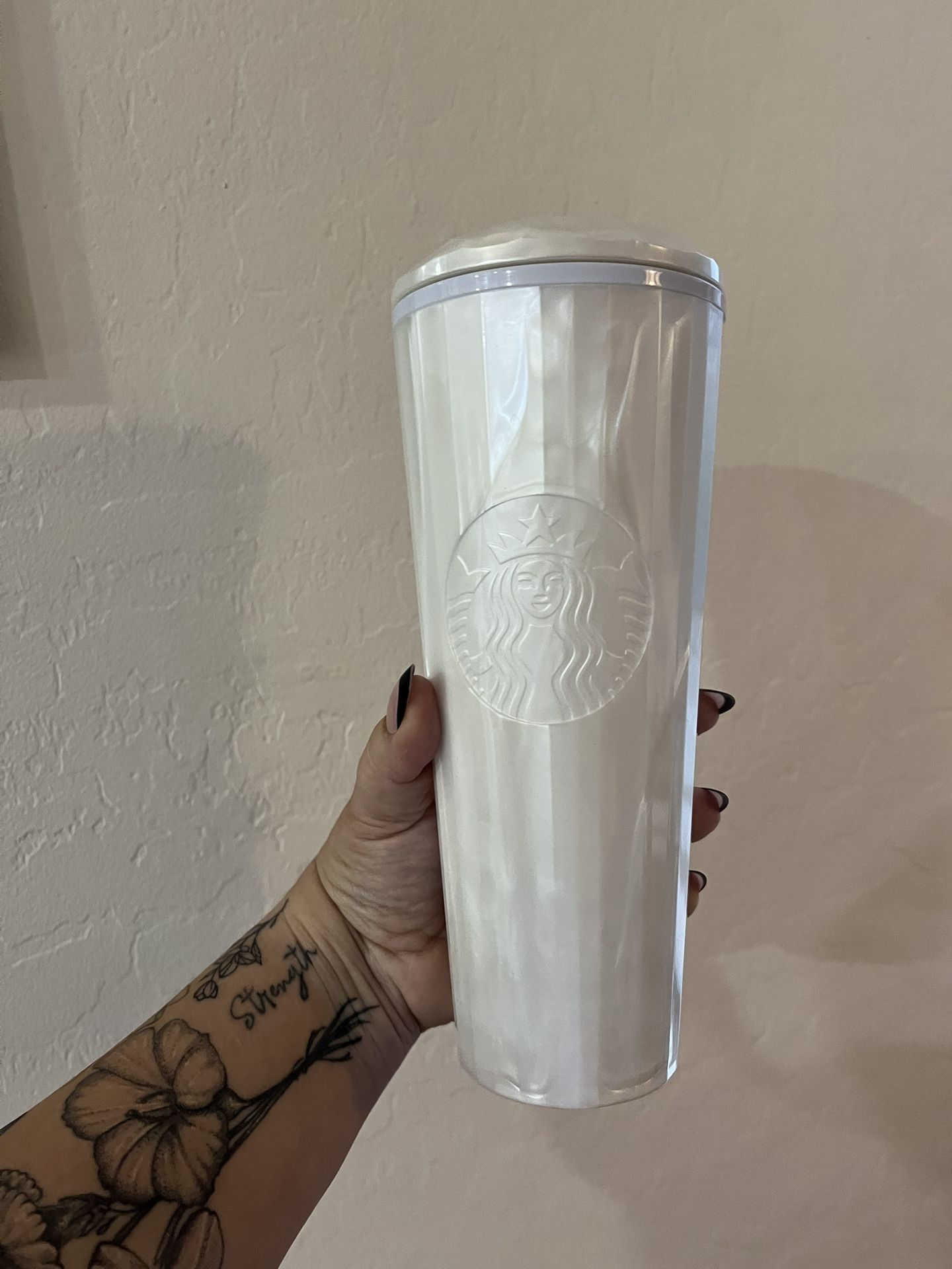 Pearl White Round Top Starbucks Cup No Straw 