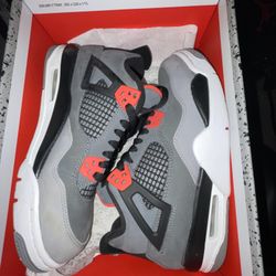 Jordan 4s Retro 