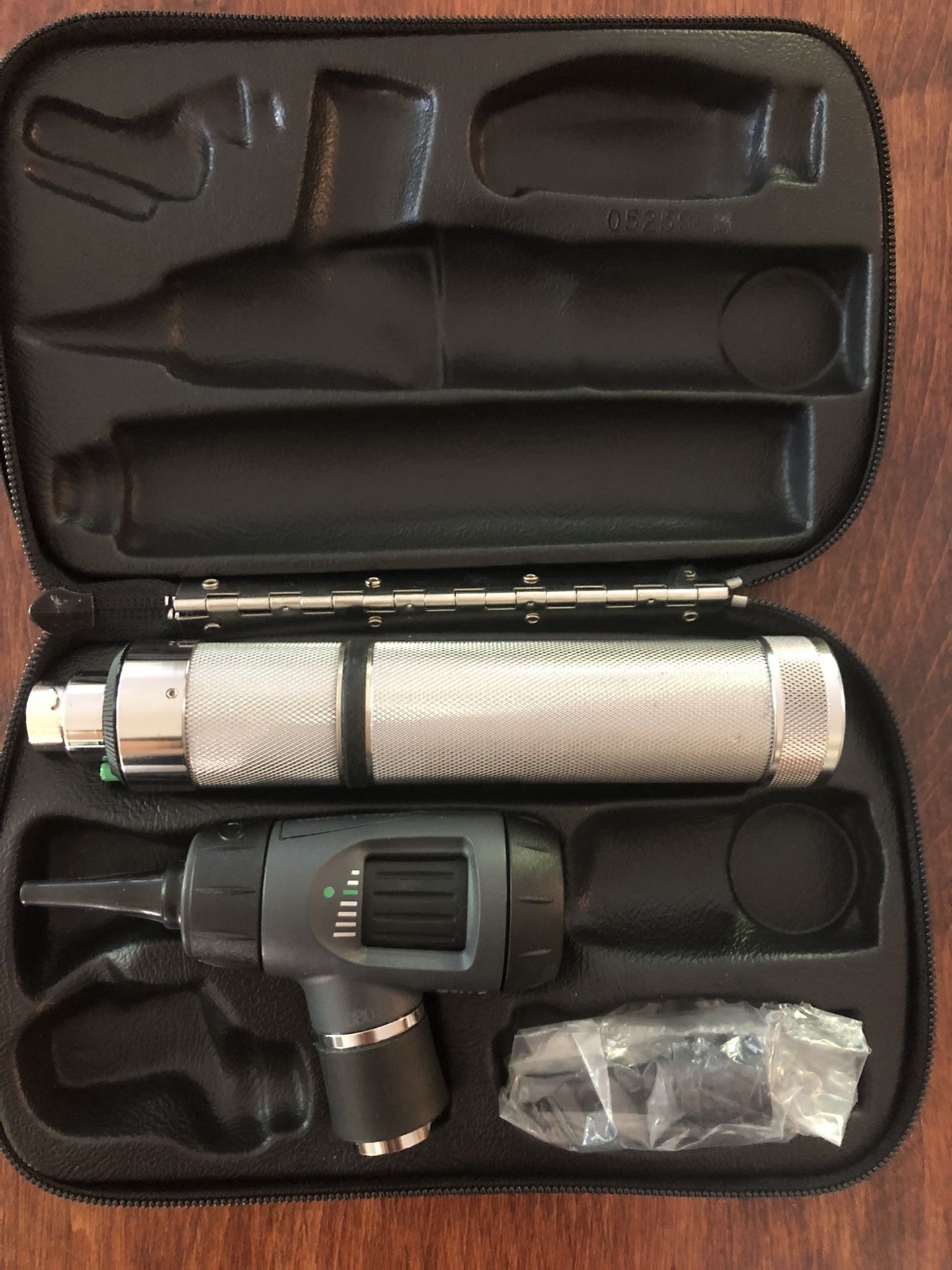 Medical Equipment- Welch Allyn Macroview Otoscope Set