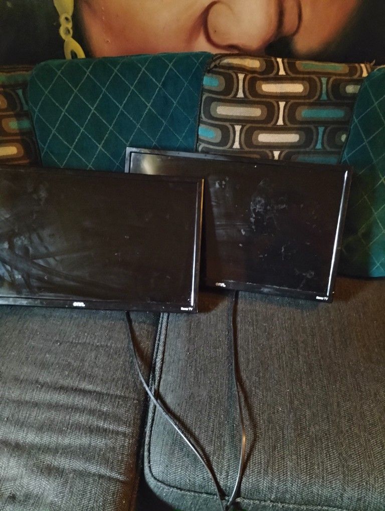 2 Roku Tvs