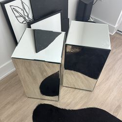 One Mirrored Pedestal Side Table/Nightstand