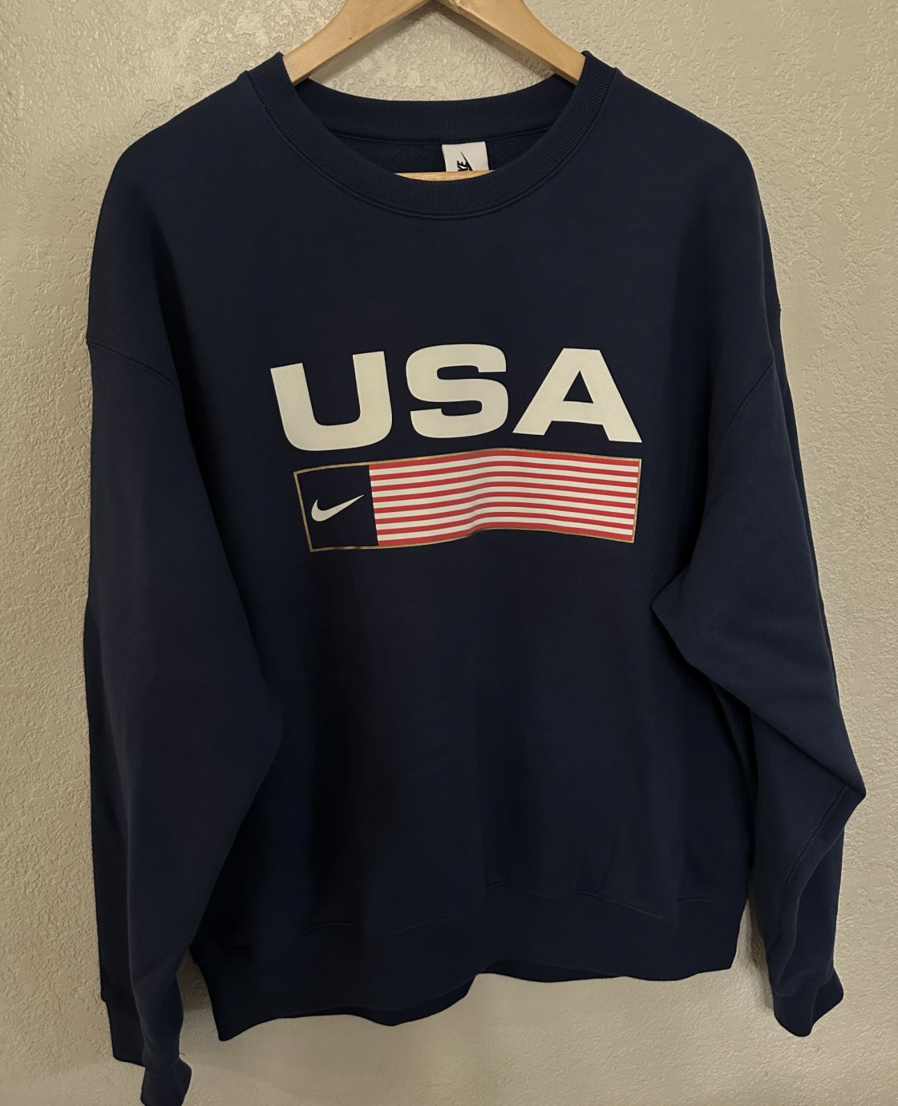 Nike sweatshirt men’s size Large New