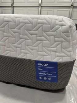 Nectar Luxe queen size memory foam mattress