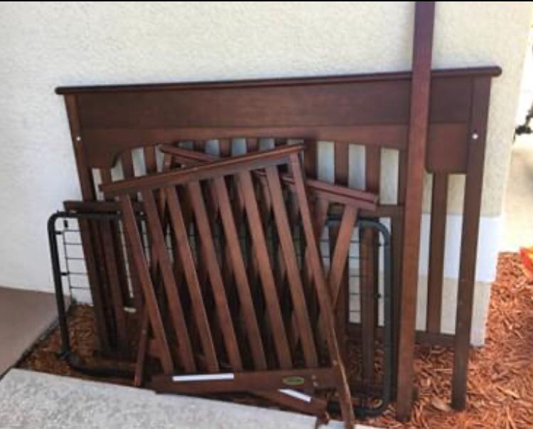 Graco convertible crib